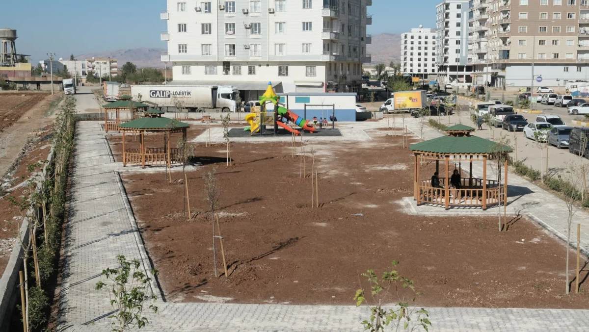 Kızıltepe Belediyesi’nden 2.500 Metrekarelik Yeni Park Hizmete Açıldı