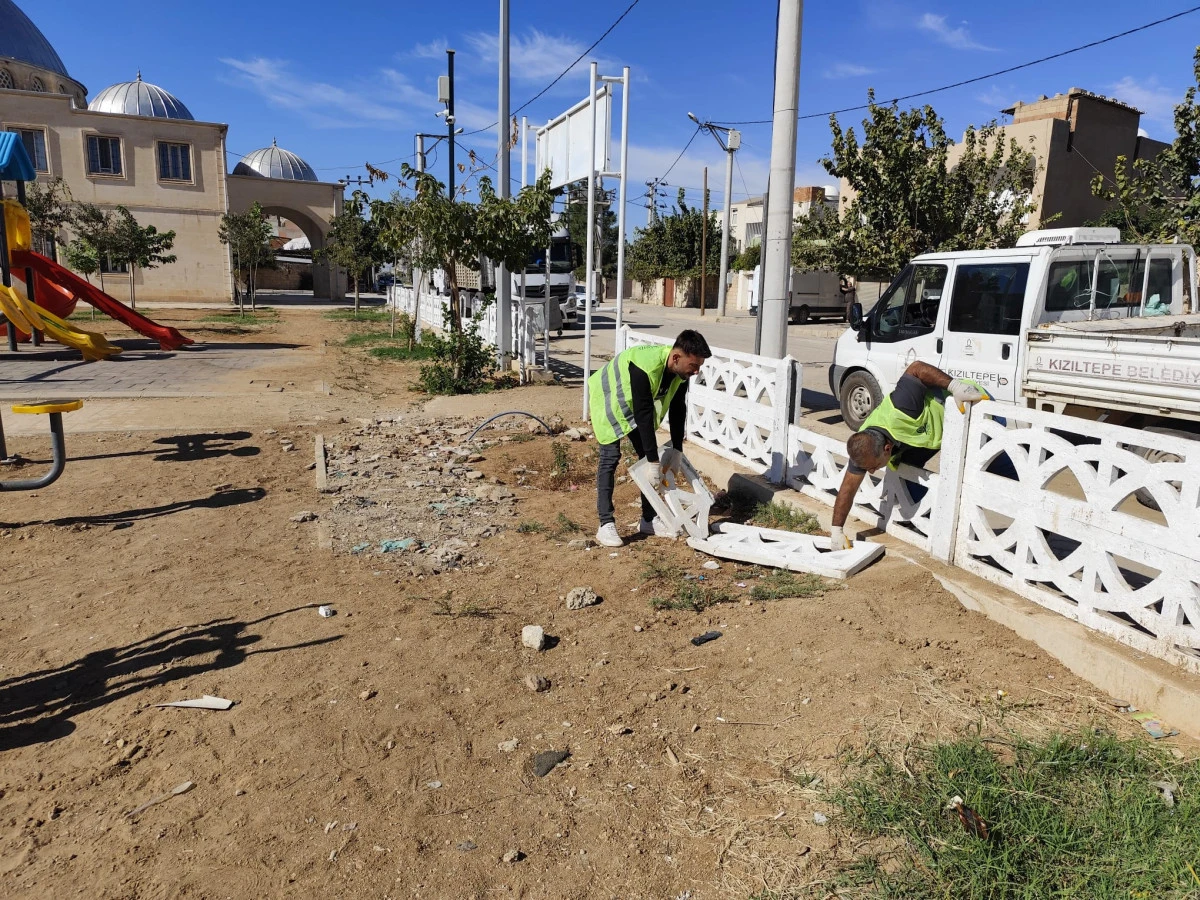 Kızıltepe Mezopotamya Mahallesi Parkına Zarar Verenler Kamerada