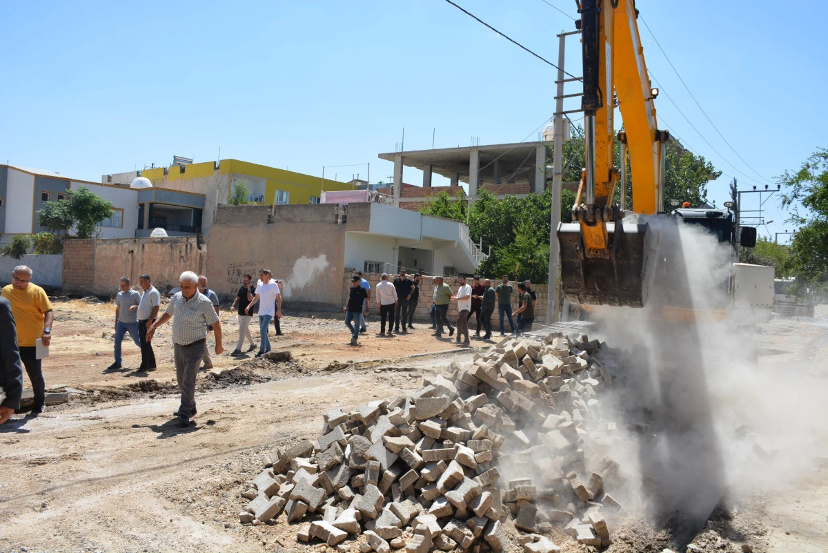 Kızıltepe’de 400 Bin Metrekarelik Parke Taşı Çalışması Başladı
