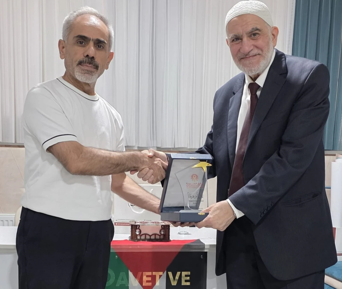 Kudüs Platformuna Anlamlı Plaket 