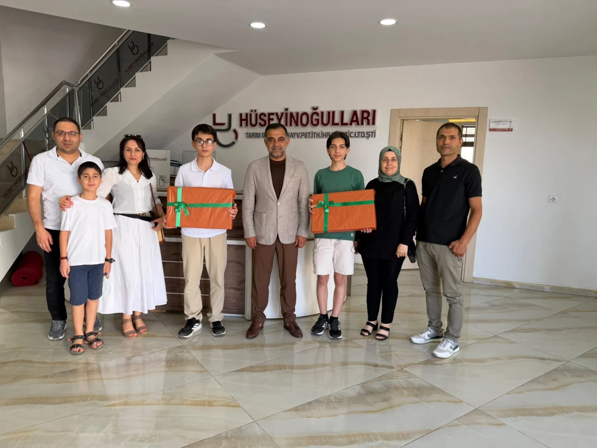 LGS T&uuml;rkiye birincilerine Veysi Duyan'dan diz&uuml;st&uuml; bilgisayar