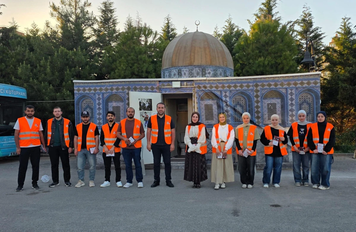 MAKSİD Gen&ccedil;leri Boykota Dikkat &Ccedil;ekti 