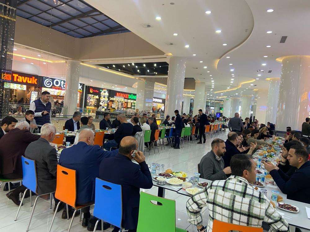 Mardian Mall'da manevi iftar ve Murat Belet ilahi konseri etkinliği