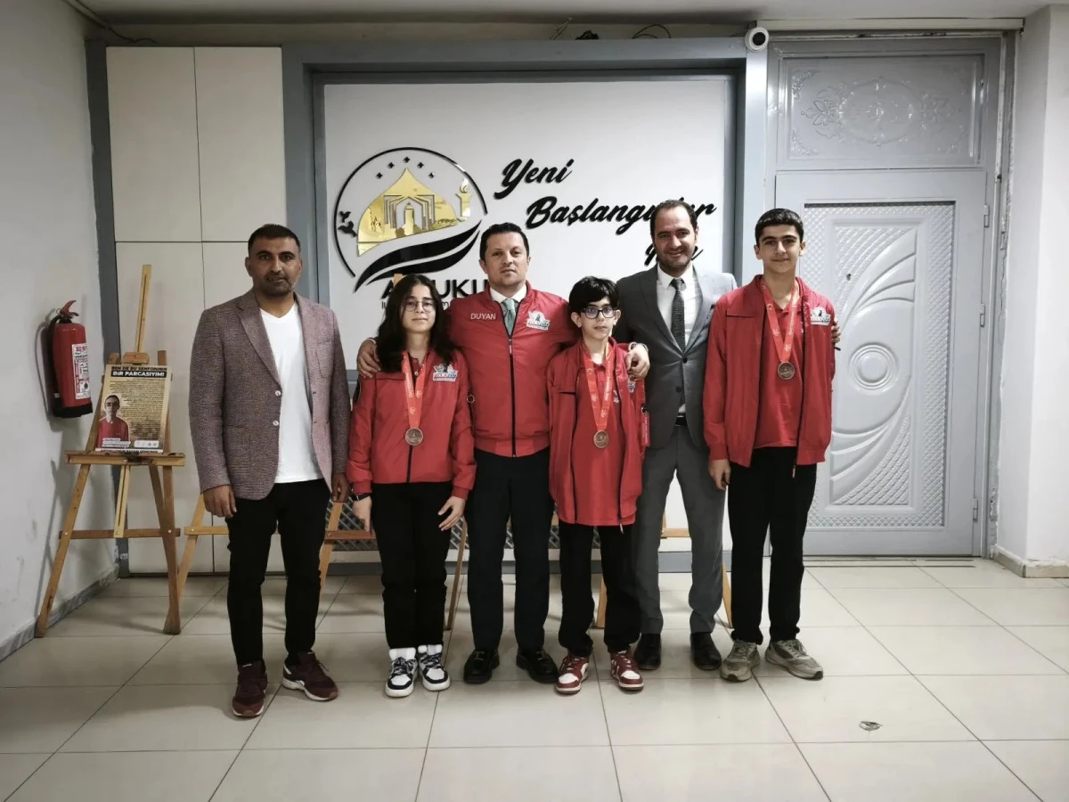 Mardin BİLSEM&rsquo;den TEKNOFEST&rsquo;te T&uuml;rkiye &Uuml;&ccedil;&uuml;nc&uuml;l&uuml;ğ&uuml; ve İl&ccedil;e M&uuml;d&uuml;r&uuml; Duyan'a Ziyaret