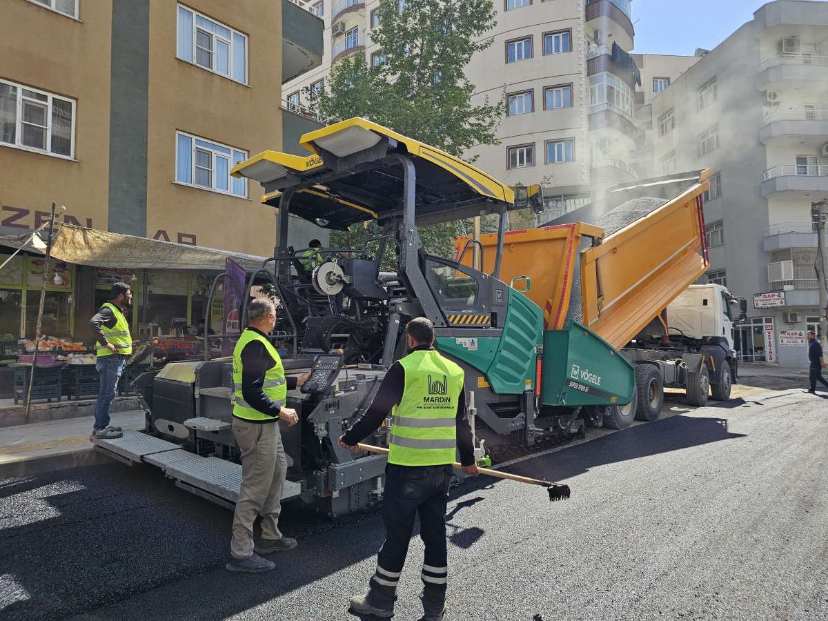 Mardin Büyükşehir Belediyesi Artuklu'da Asfalt Çalışmalarına Başladı