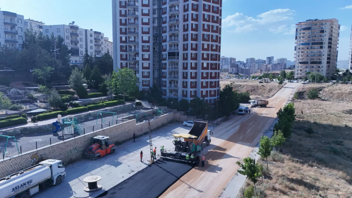 Mardin B&uuml;y&uuml;kşehir Belediyesi, Artuklu&rsquo;da Asfalt &Ccedil;alışmalarına Devam Ediyor