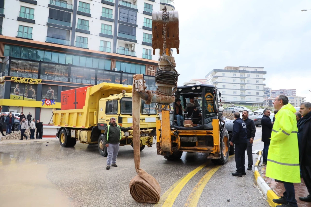 Mardin B&uuml;y&uuml;kşehir Belediyesi ve MARSU ekipleri sahada seferber oldu