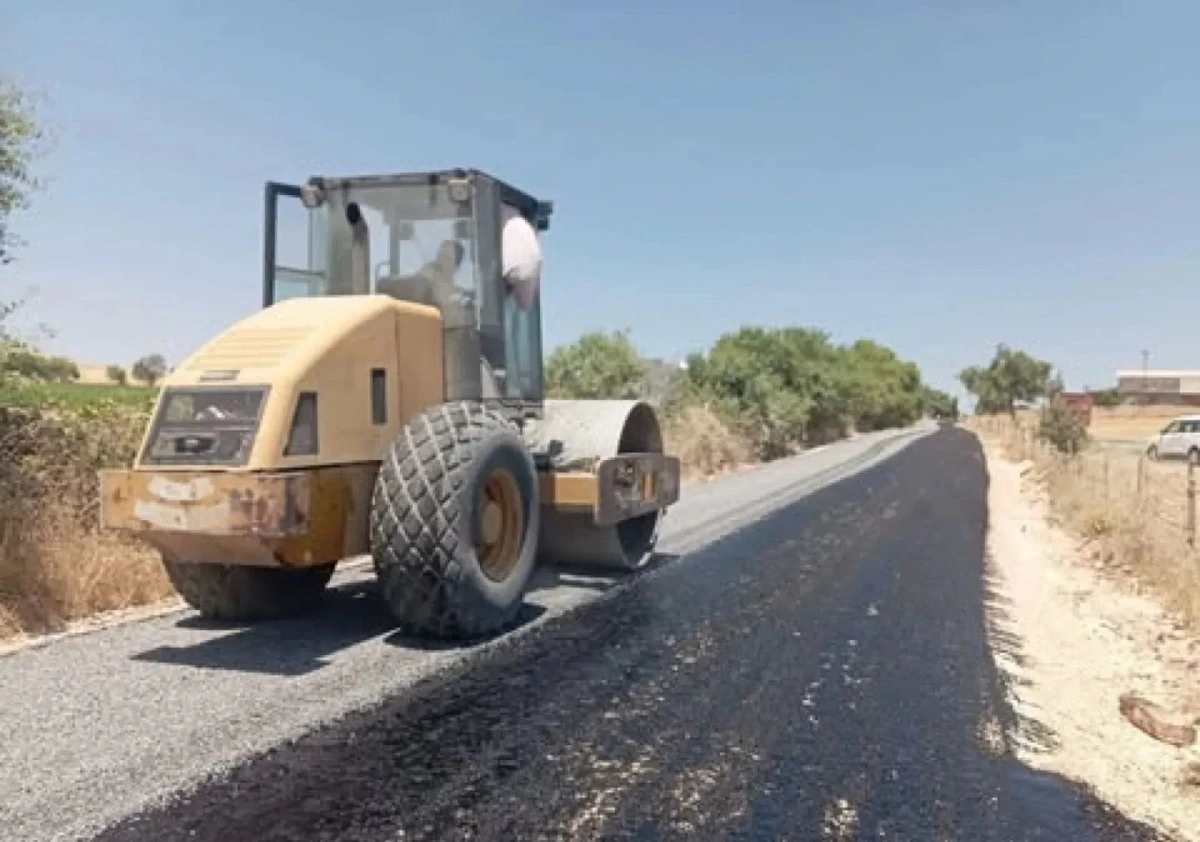 Mardin B&uuml;y&uuml;kşehir Belediyesinden Mazıdağı ve Derik'te Yol Atağı