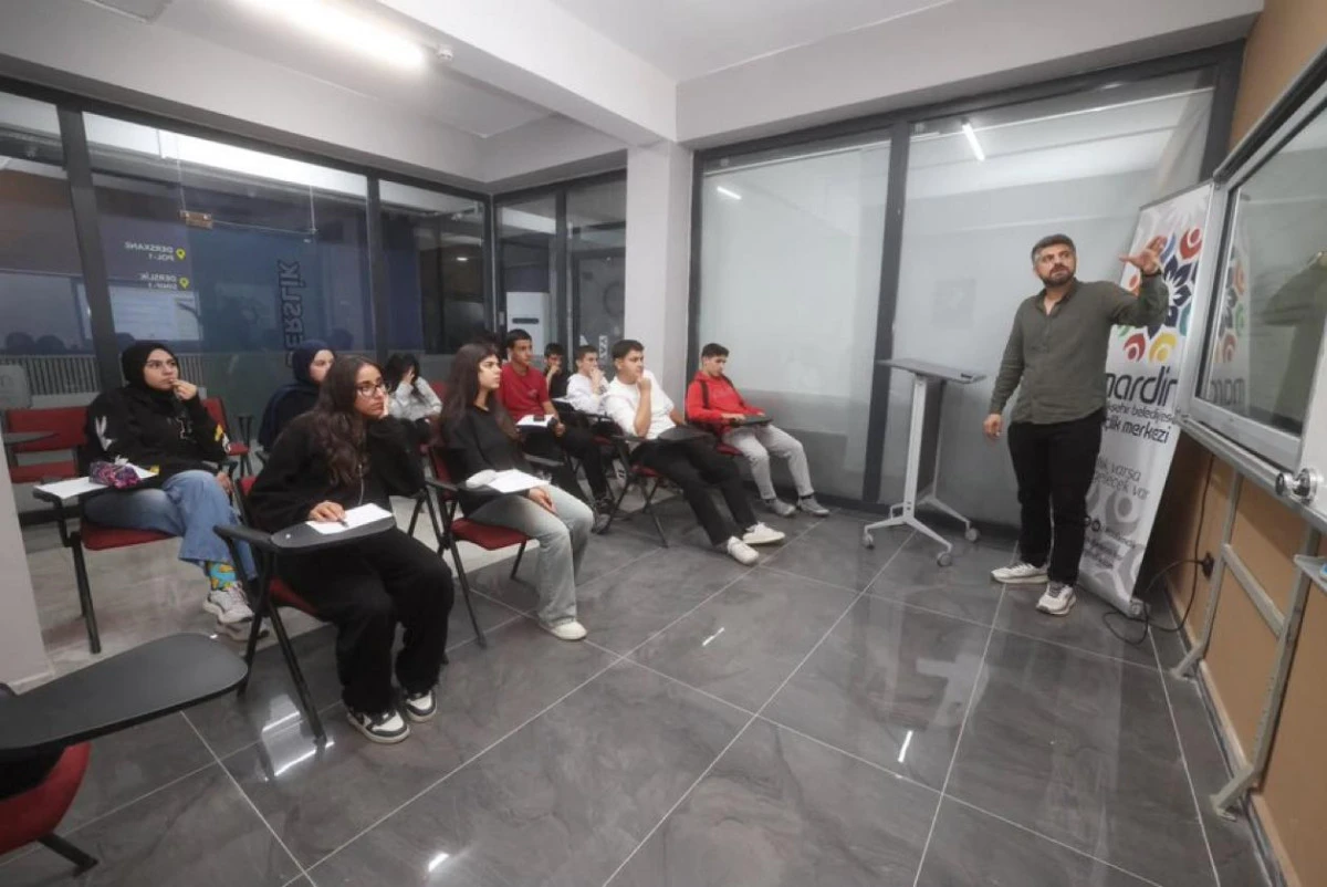 Mardin B&uuml;y&uuml;kşehir Belediyesi&rsquo;nin YKS Hazırlık Kursları Başladı