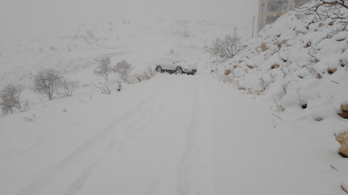 Mardin g&uuml;ne beyazlar i&ccedil;inde uyandı
