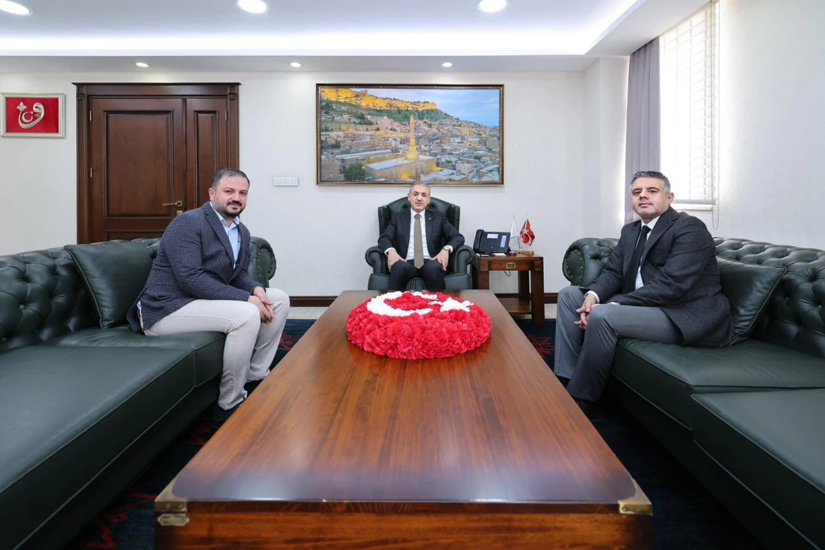 Mardin İl Sağlık M&uuml;d&uuml;r&uuml; Uzm. Dr. Saffet Yavuz'dan Vali Akkoyuna Ziyaret