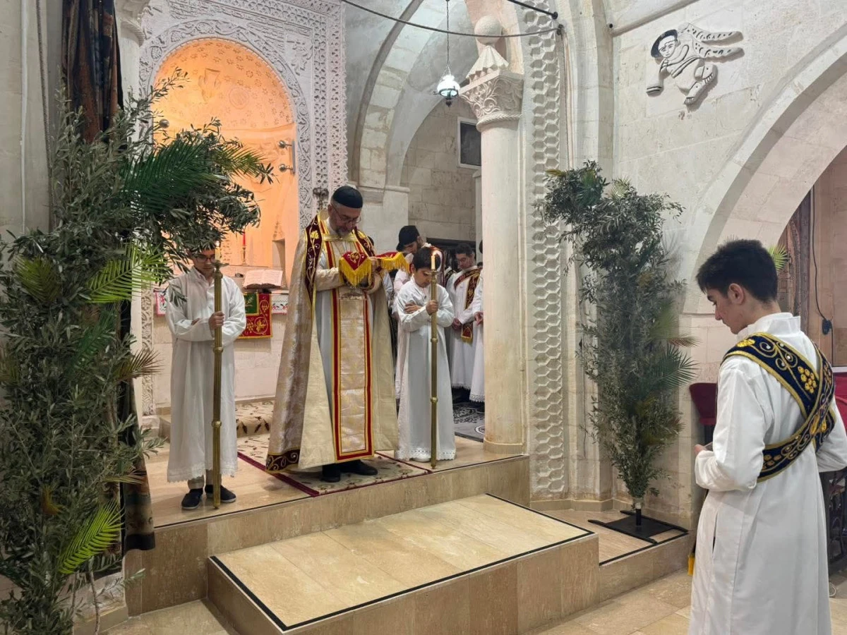Mardin Midyat&rsquo;ta Mesih&rsquo;in Kud&uuml;s&rsquo;e Giriş Bayramı Kutlandı