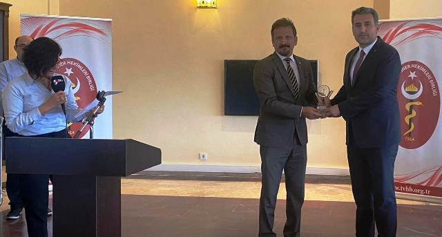 Mardin-Şırnak Veteriner Hekimleri Odası Yönetim Kurulu Başkanı Muharrem Çakar’a Hizmet Ödülü