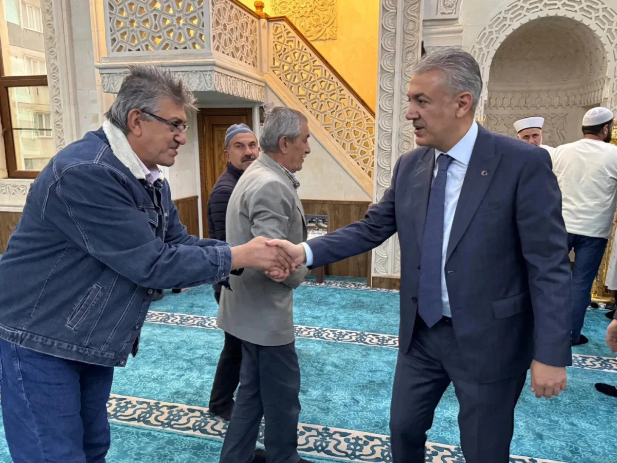 Mardin Valisi  Akkoyun Cuma Namazında Vatandaşlarla Bir Araya Geldi