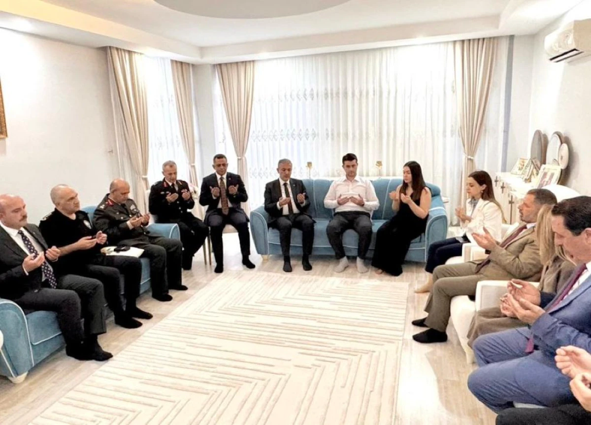 Mardin Valisi Akkoyun&rsquo;dan Gaziler G&uuml;n&uuml;&rsquo;nde Anlamlı Ziyaret
