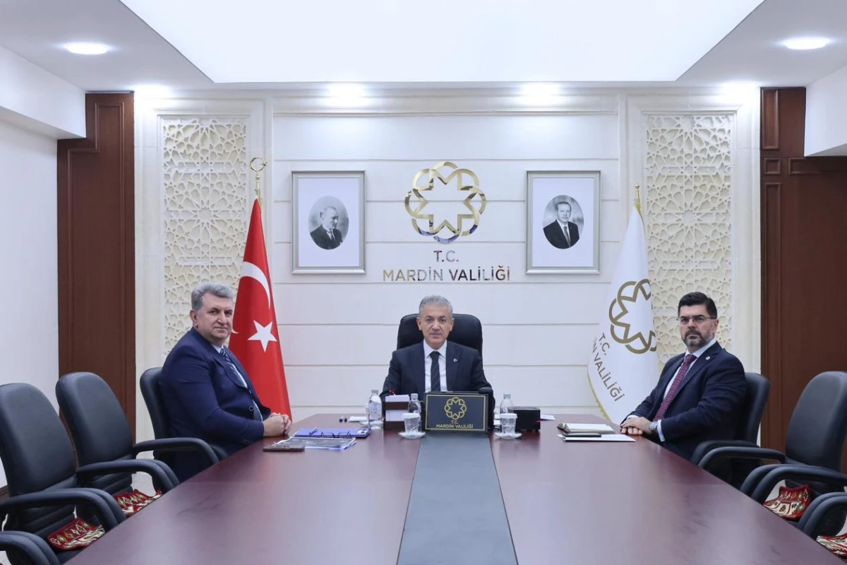 Mardin Valisi Tuncay Akkoyun, &ldquo;İl ve İl&ccedil;e Vakıfları Performans Karnesi&rdquo; Toplantısına Katıldı