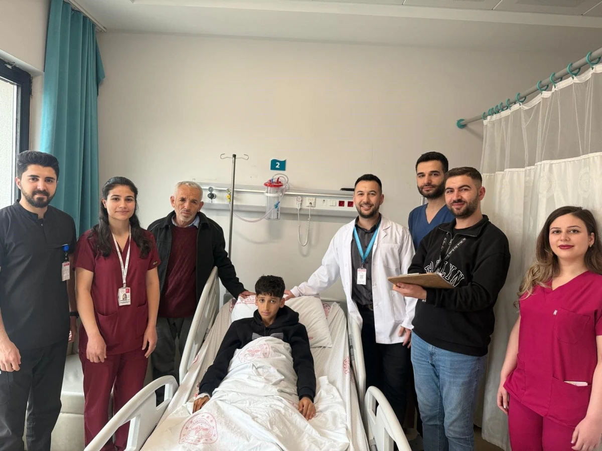 Mardin'de 12 yaşındaki &ccedil;ocuk kapalı b&ouml;brek ameliyatı ile sağlığına kavuştu