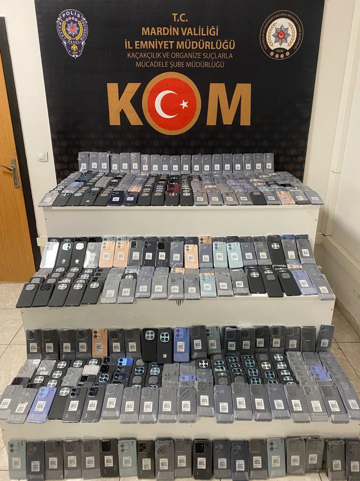 Mardin'de 15 milyon liralık kaçak cep telefonu ele geçirildi