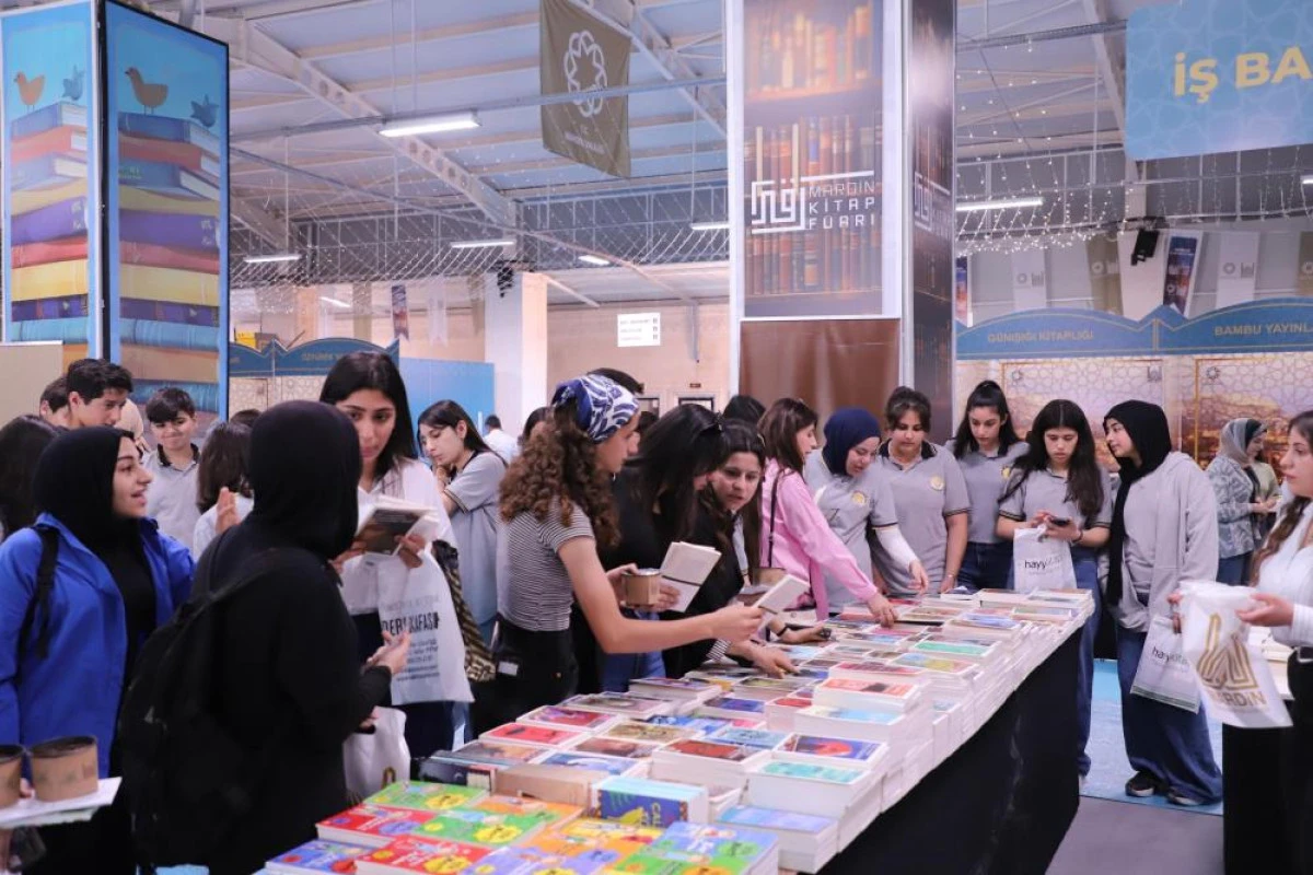 Mardin'de 47 bin çeşit kitap sergilendi