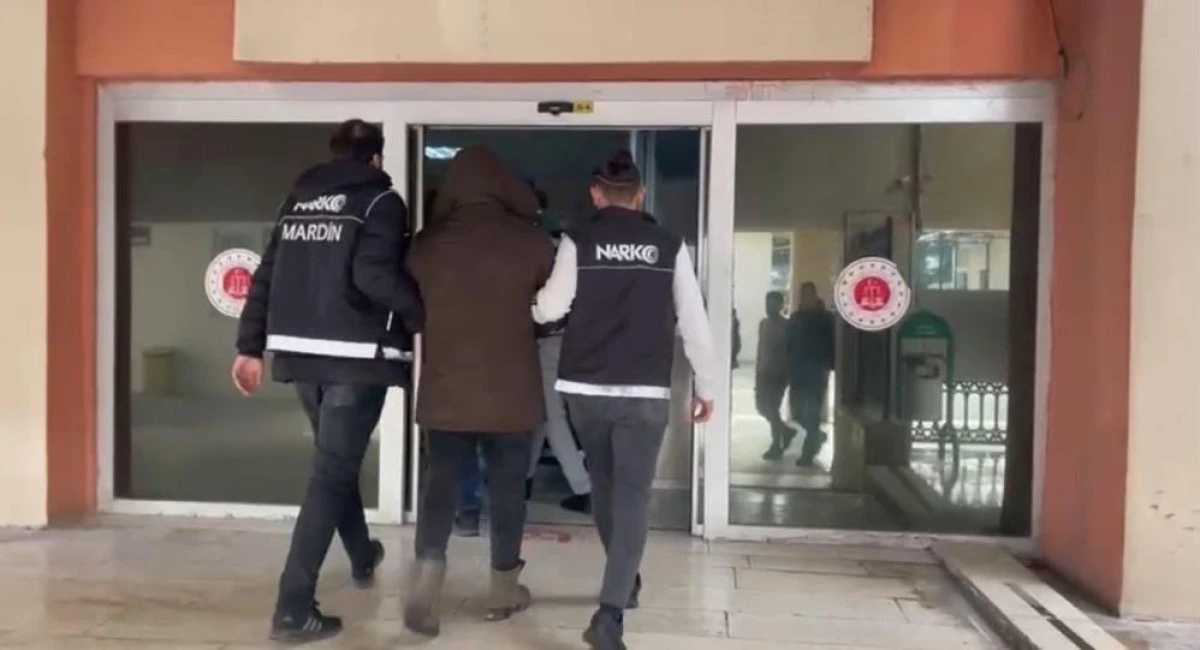 Mardin'de 5 sokak satıcısı tutuklandı