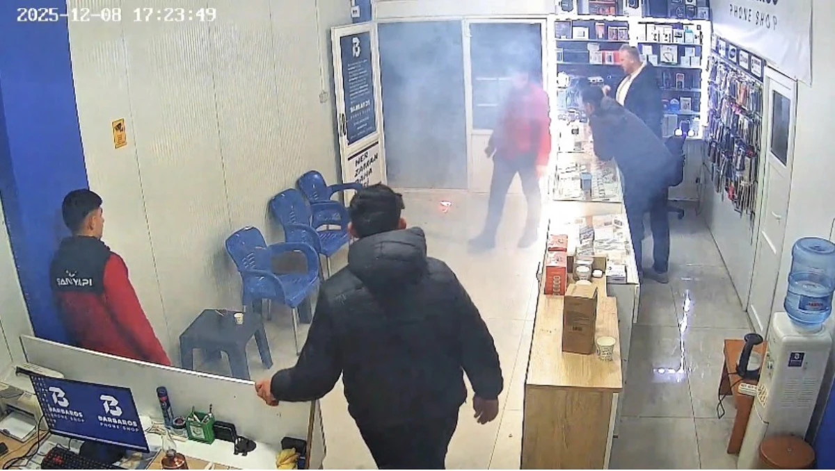 Mardin’de cep telefonu tamir sırasında alev aldı