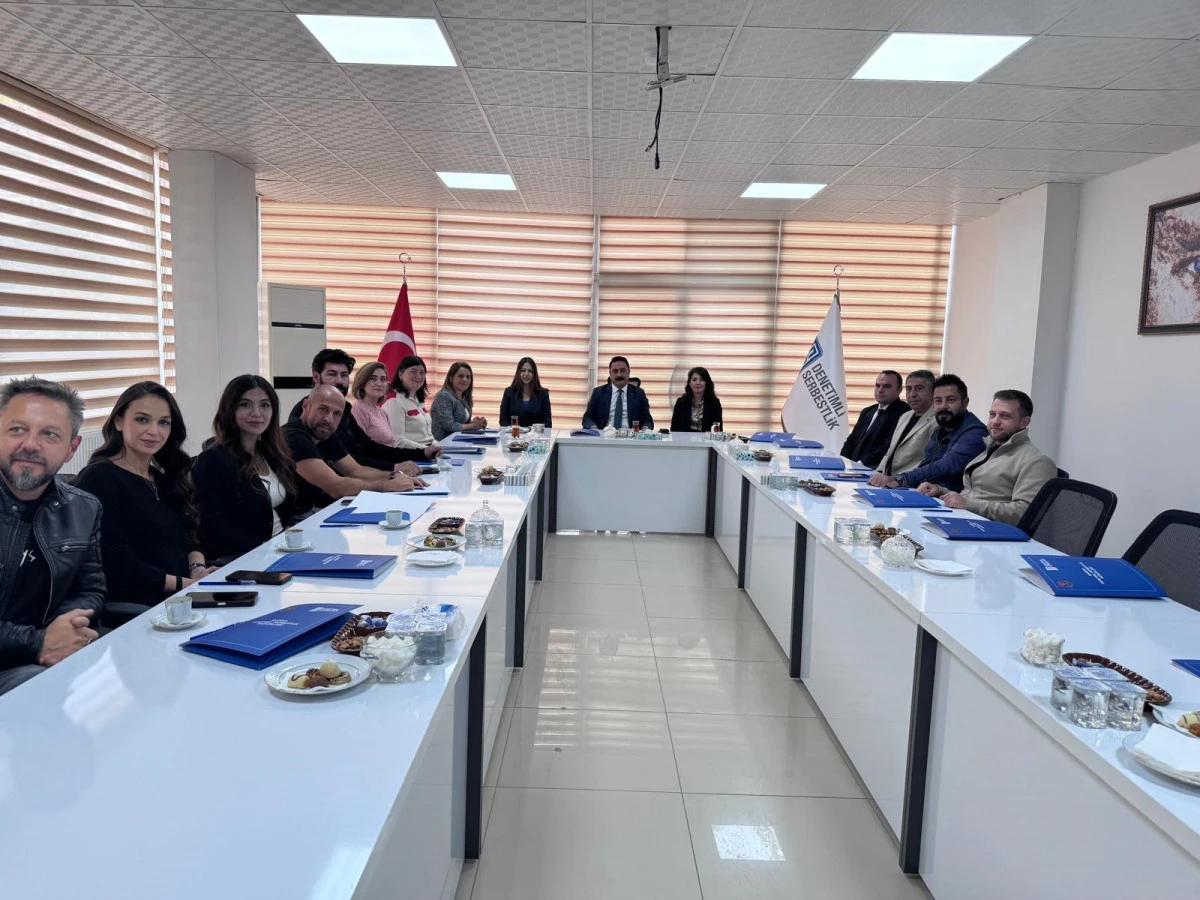 Mardin’de denetimli serbestlik yükümlüleri ünlü oyuncularla buluştu