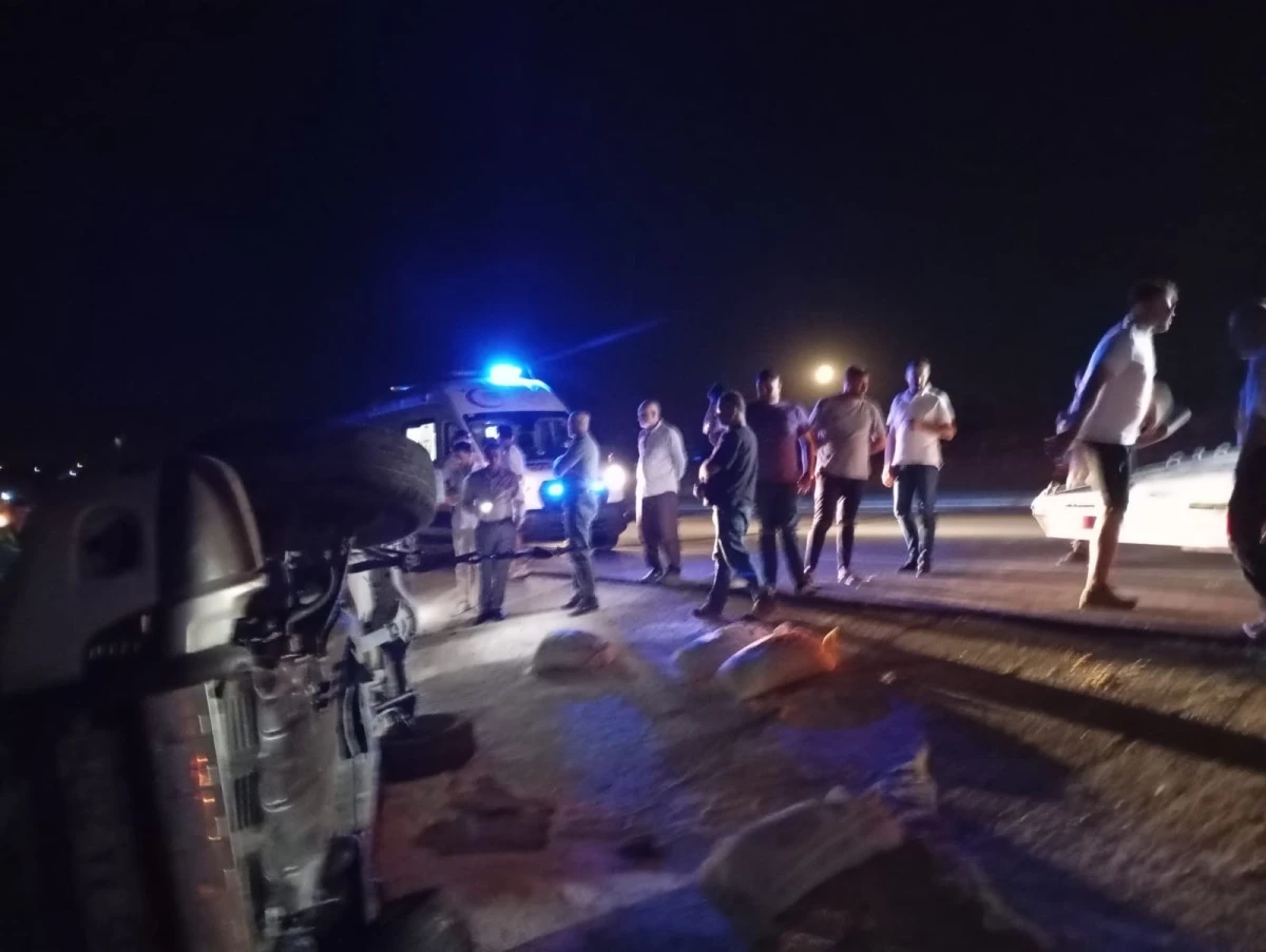 Mardin&rsquo;de devrilen hafif ticari aracın s&uuml;r&uuml;c&uuml;s&uuml; ağır yaralandı