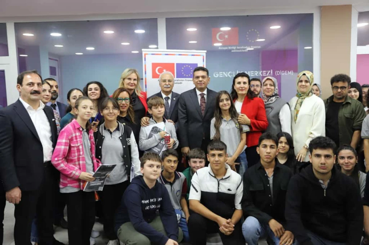 Mardin’de Dijital Gençlik Merkezi Açıldı