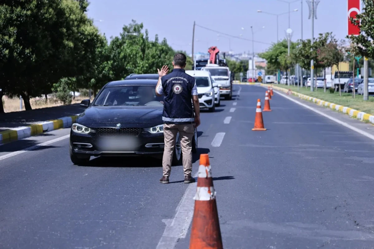 Mardin'de D&uuml;zensiz G&ouml;&ccedil;le M&uuml;cadele: 112 Kişi Sorgulandı