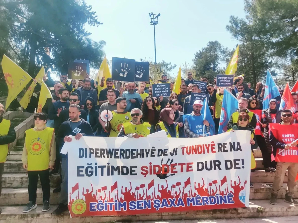 Mardin'de eğitimciler sokağa d&ouml;k&uuml;ld&uuml;!