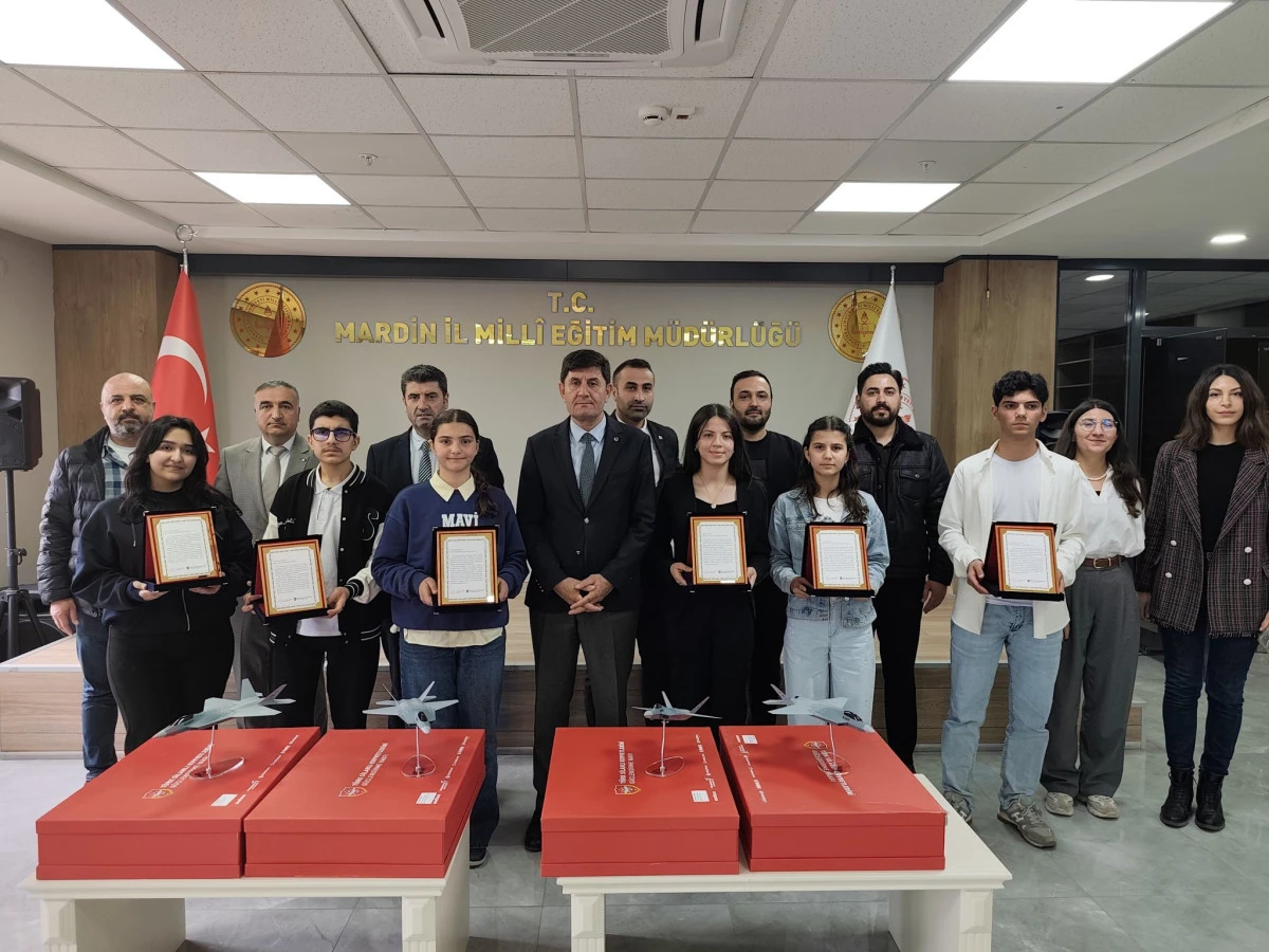  Mardin'de Gen&ccedil; Yetenekler &Ouml;d&uuml;llerine Kavuştu