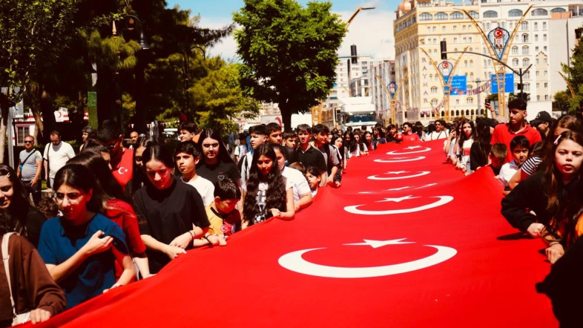 Mardin’de Gençlik Yürüyüşü coşkusu