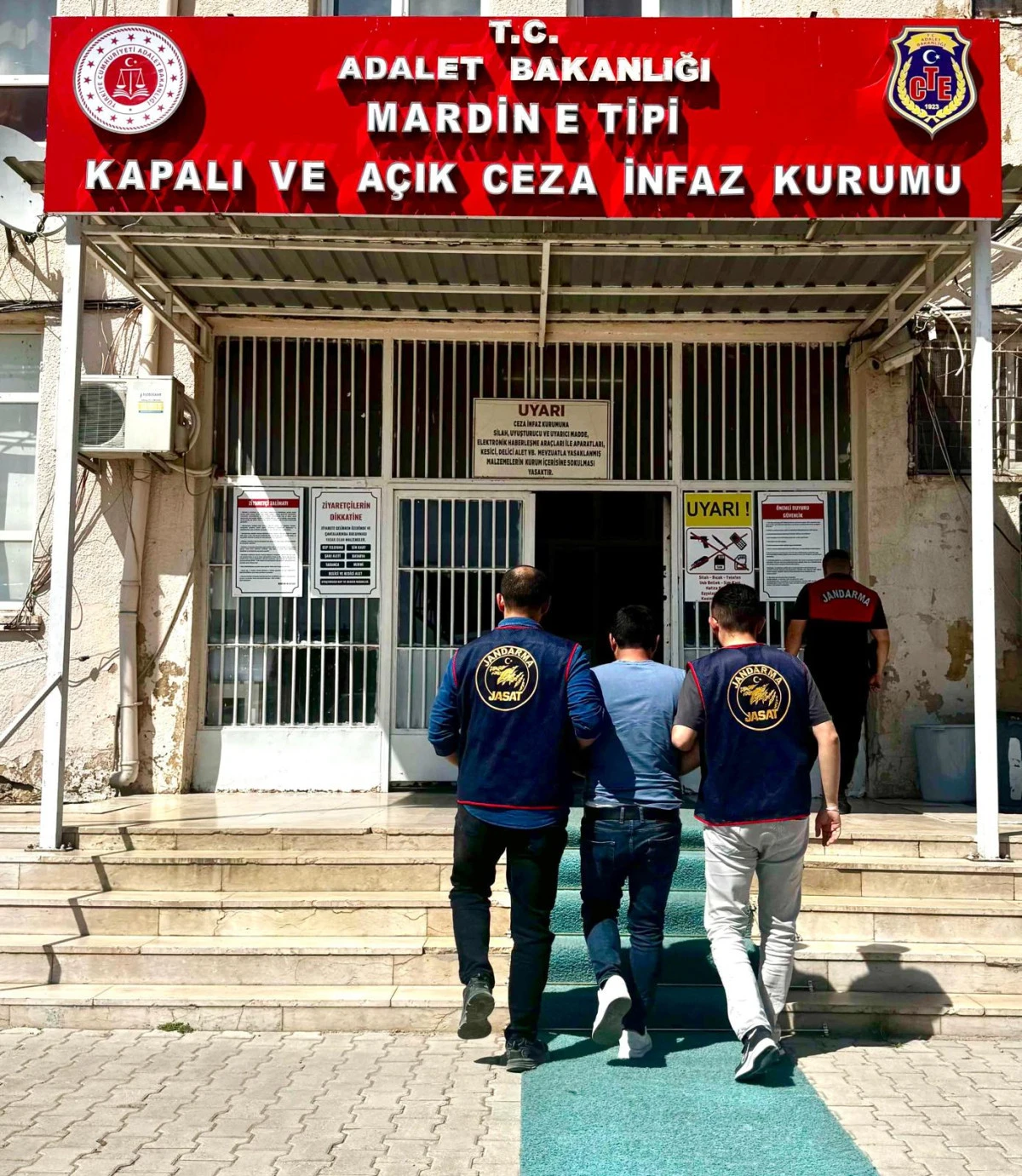 Mardin'de haklarında 77 yıl hapis cezası bulunan firari 5 kişi yakalandı
