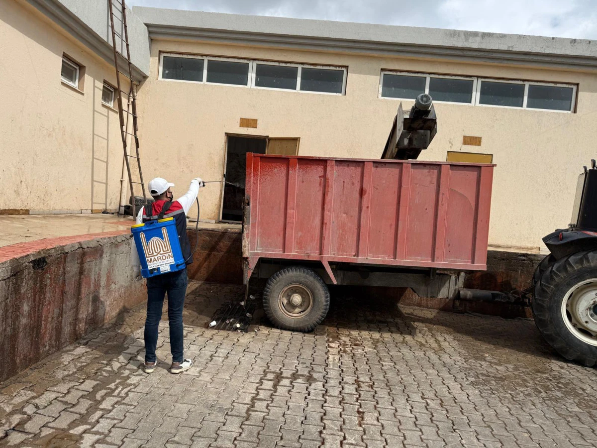 Mardin'de Haşereyle M&uuml;cadele &Ccedil;alışmaları S&uuml;r&uuml;yor