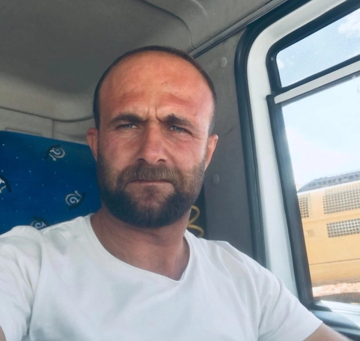 Mardin'de kamyon ile tırın &ccedil;arpıştığı kazada s&uuml;r&uuml;c&uuml; hayatını kaybetti