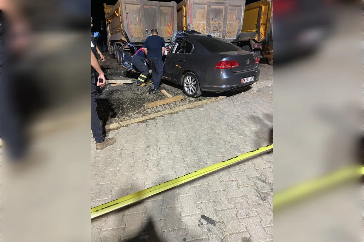 Mardin&rsquo;de kontrolden &ccedil;ıkan otomobil kamyonete &ccedil;arptı: 1 &ouml;l&uuml;, 2 yaralı