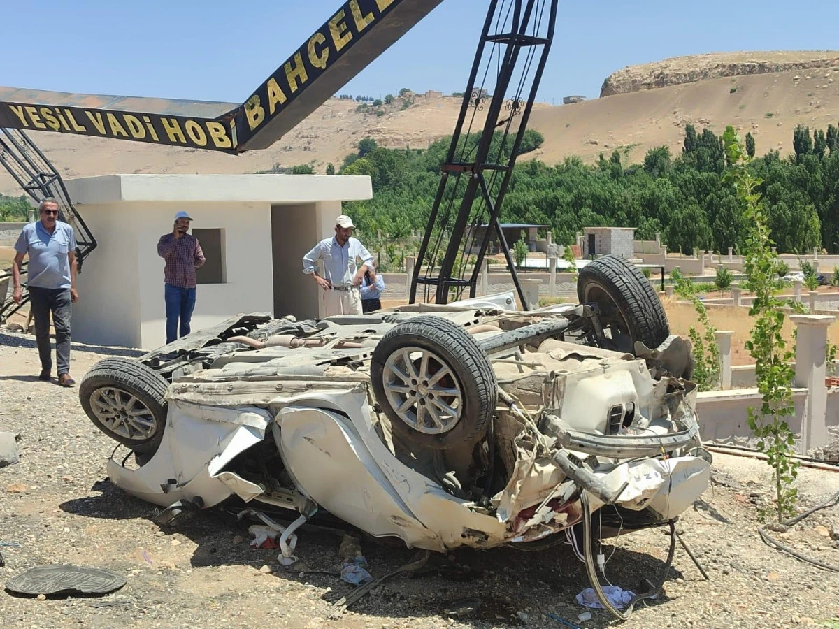 Mardin’de kontrolden çıkan otomobil şarampole yuvarlandı