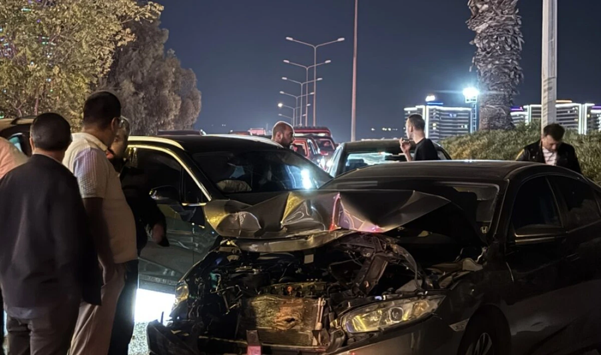 Mardin'de meydana gelen zincirleme trafik kazasında 4 kişi yaralandı