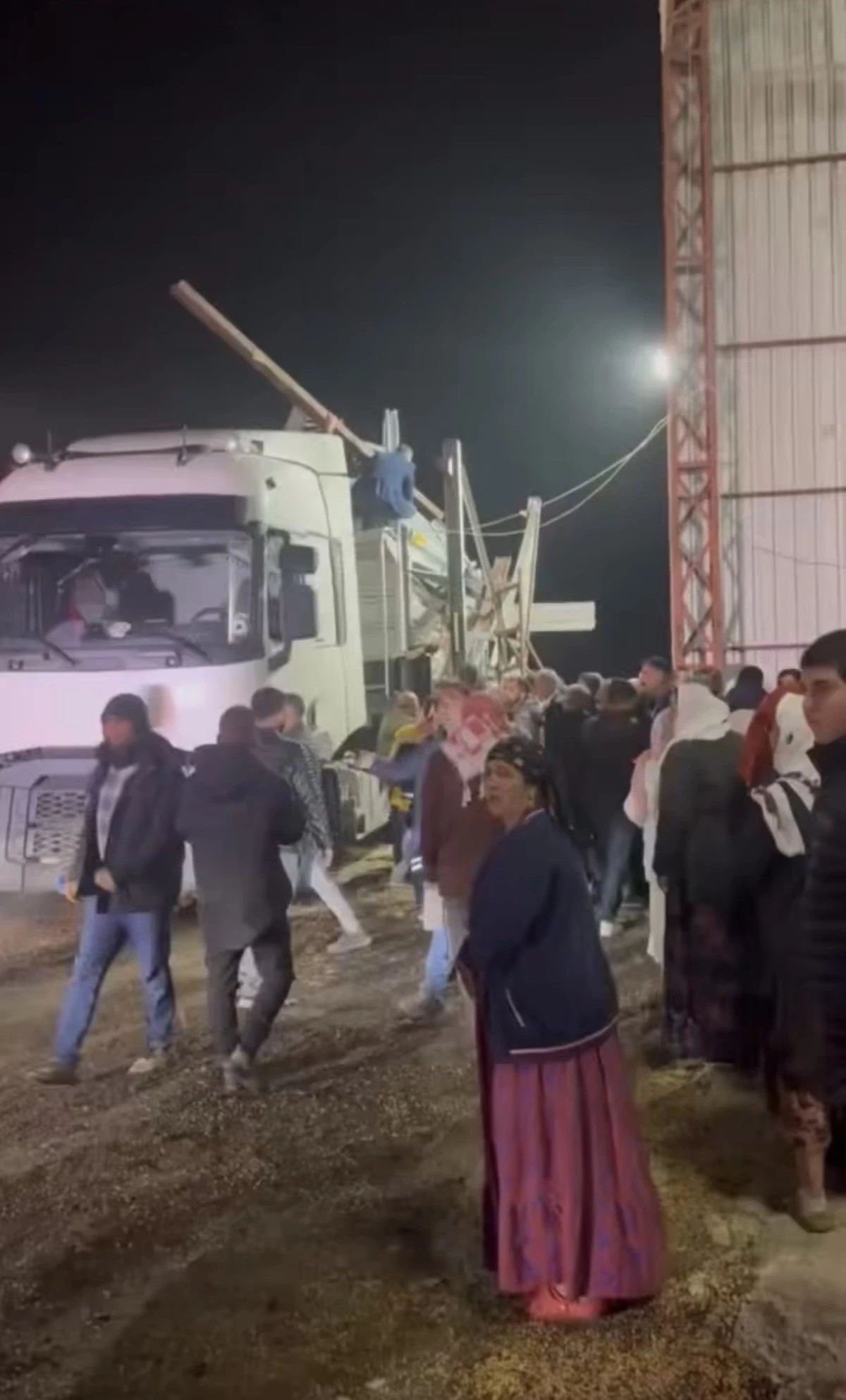 Mardin'de mısır kurutma silosu &ccedil;&ouml;kt&uuml;: 1 &ouml;l&uuml;