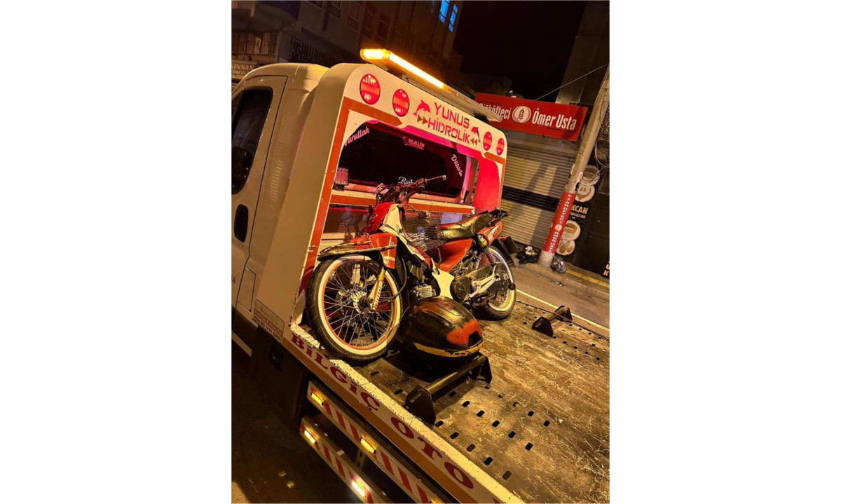 Mardin'de motosiklet devrildi: 2 yaralı