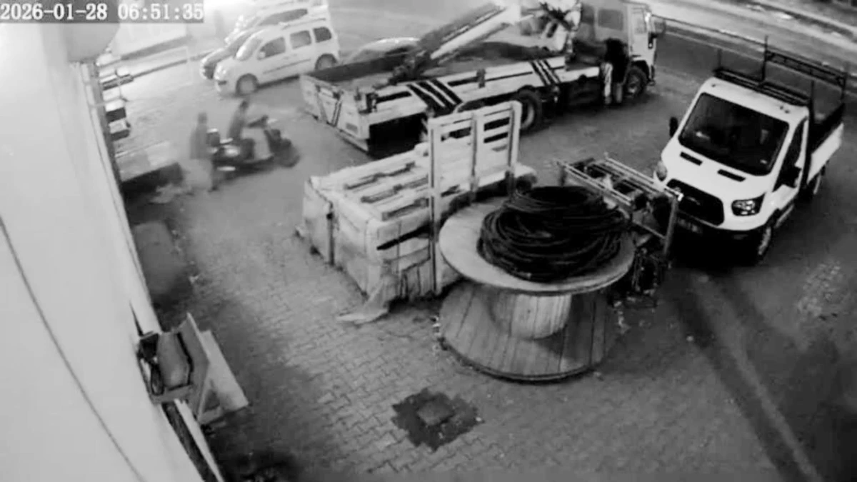 Mardin'de motosiklet hırsızlığı kamerada