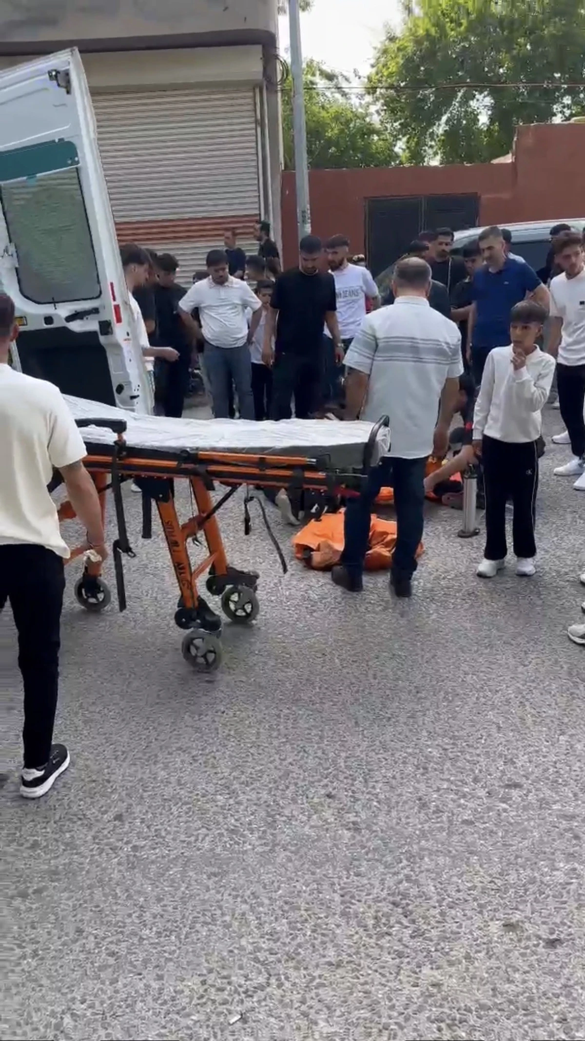 Mardin'de motosikletin &ccedil;arptığı kız &ccedil;ocuğu yaralandı