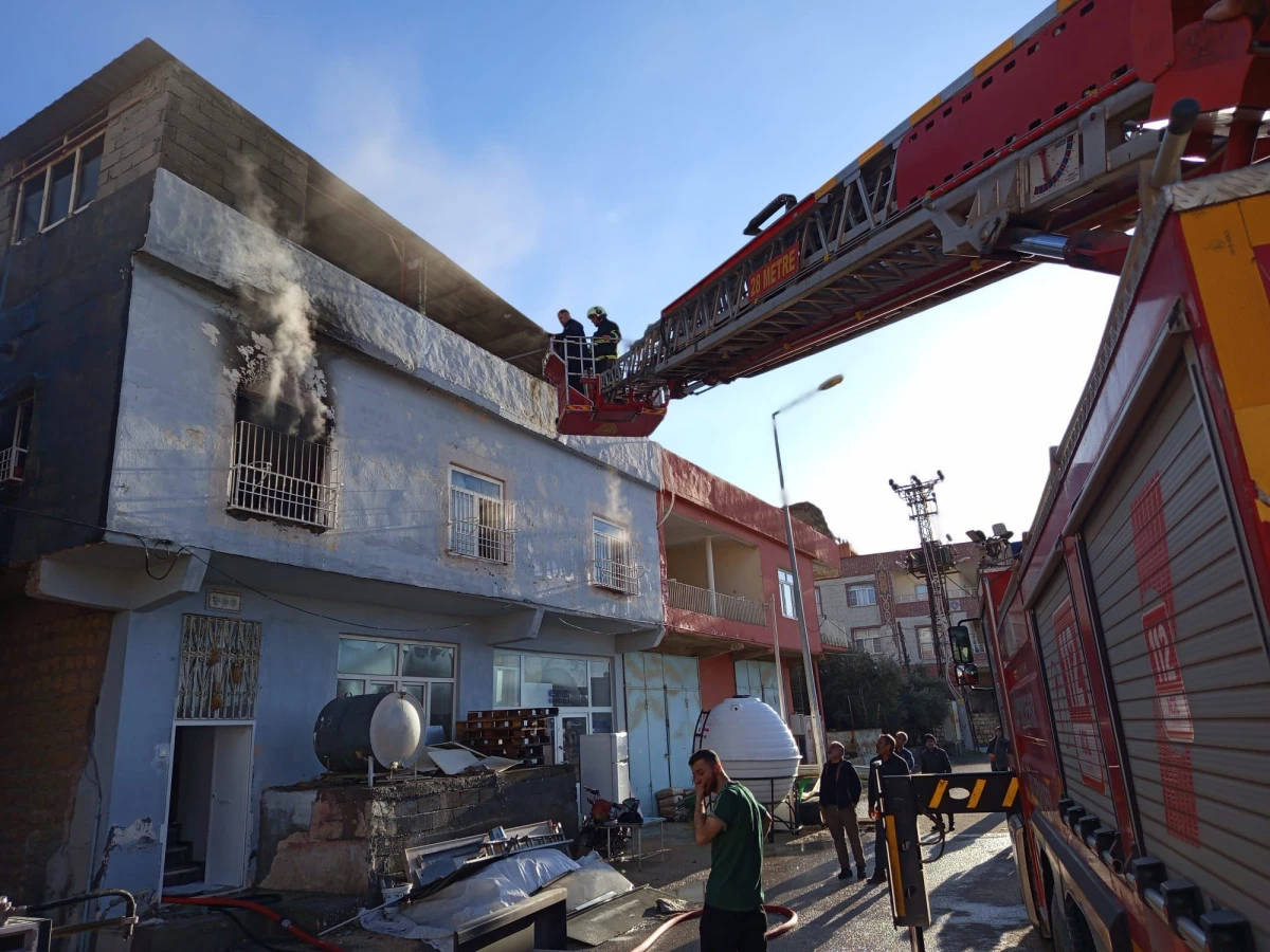  Mardin'de m&uuml;stakil evde yangın