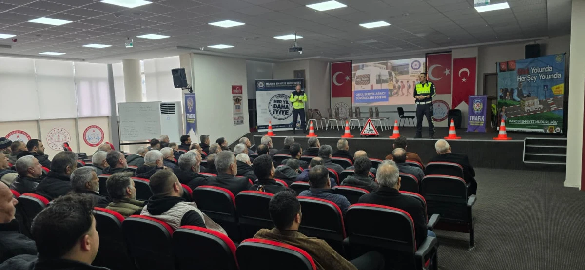 Mardin&rsquo;de Okul Servis S&uuml;r&uuml;c&uuml;lerine "G&uuml;venli Gelecek" Eğitimi Verildi