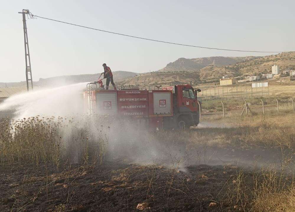 Mardin’de ormanlık alanda çıkan yangın söndürüldü