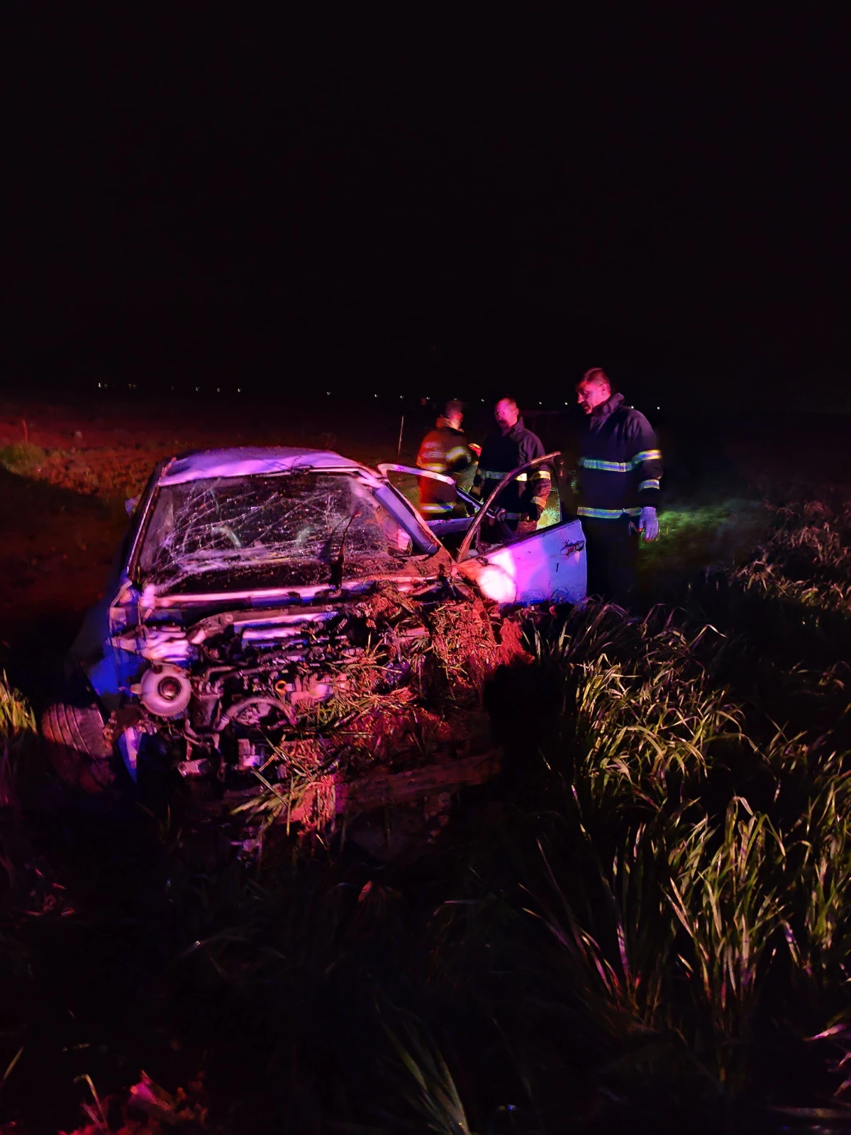 Mardin&rsquo;de otomobil şarampole yuvarlandı