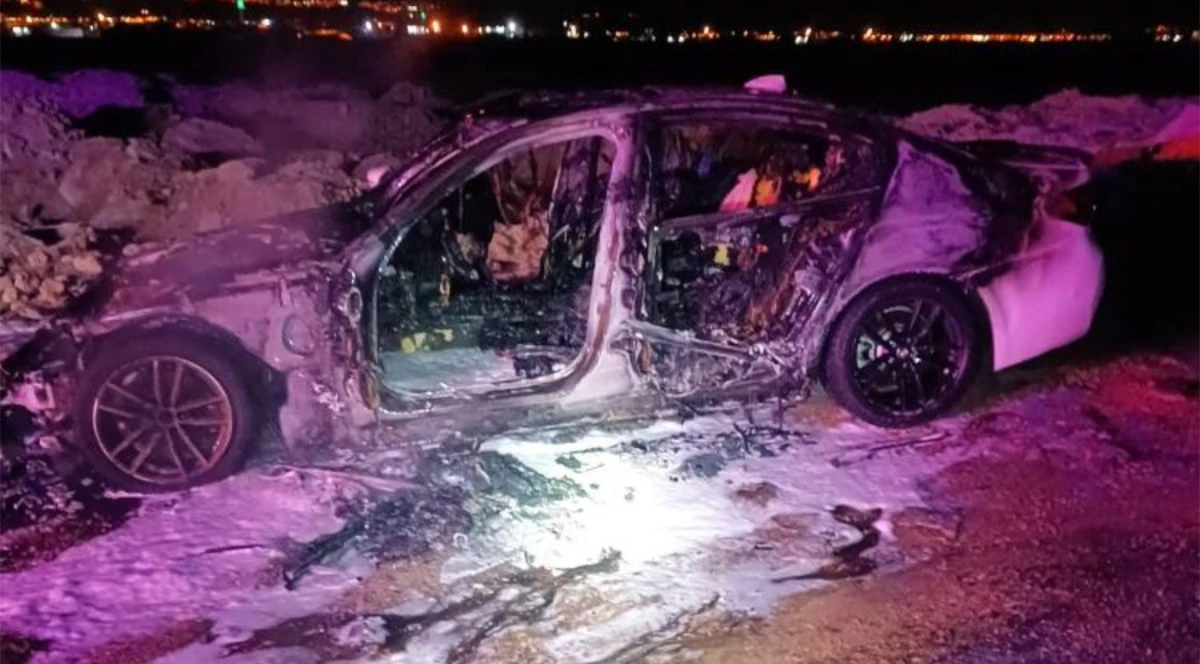 Mardin'de otomobilde &ccedil;ıkan yangın s&ouml;nd&uuml;r&uuml;ld&uuml;