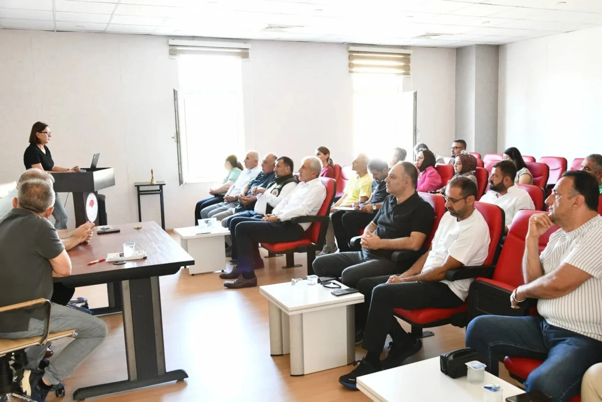 Mardin'de Pamuk &Uuml;reticilerine Y&ouml;nelik Etkin Sulama Eğitimi D&uuml;zenlendi