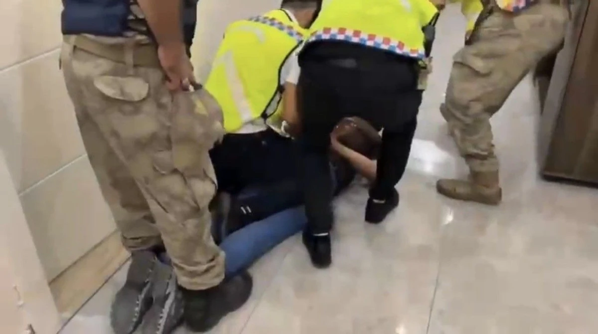 Mardin'de Sahte Başsavcı &Ccedil;etesine Darbe: 8 Tutuklama