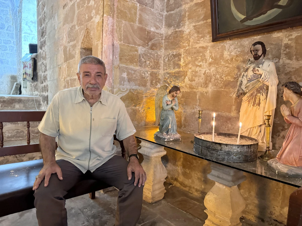 Mardin'de süryani aile, kiliseyi müslüman aile dostlarına emanet ediyor